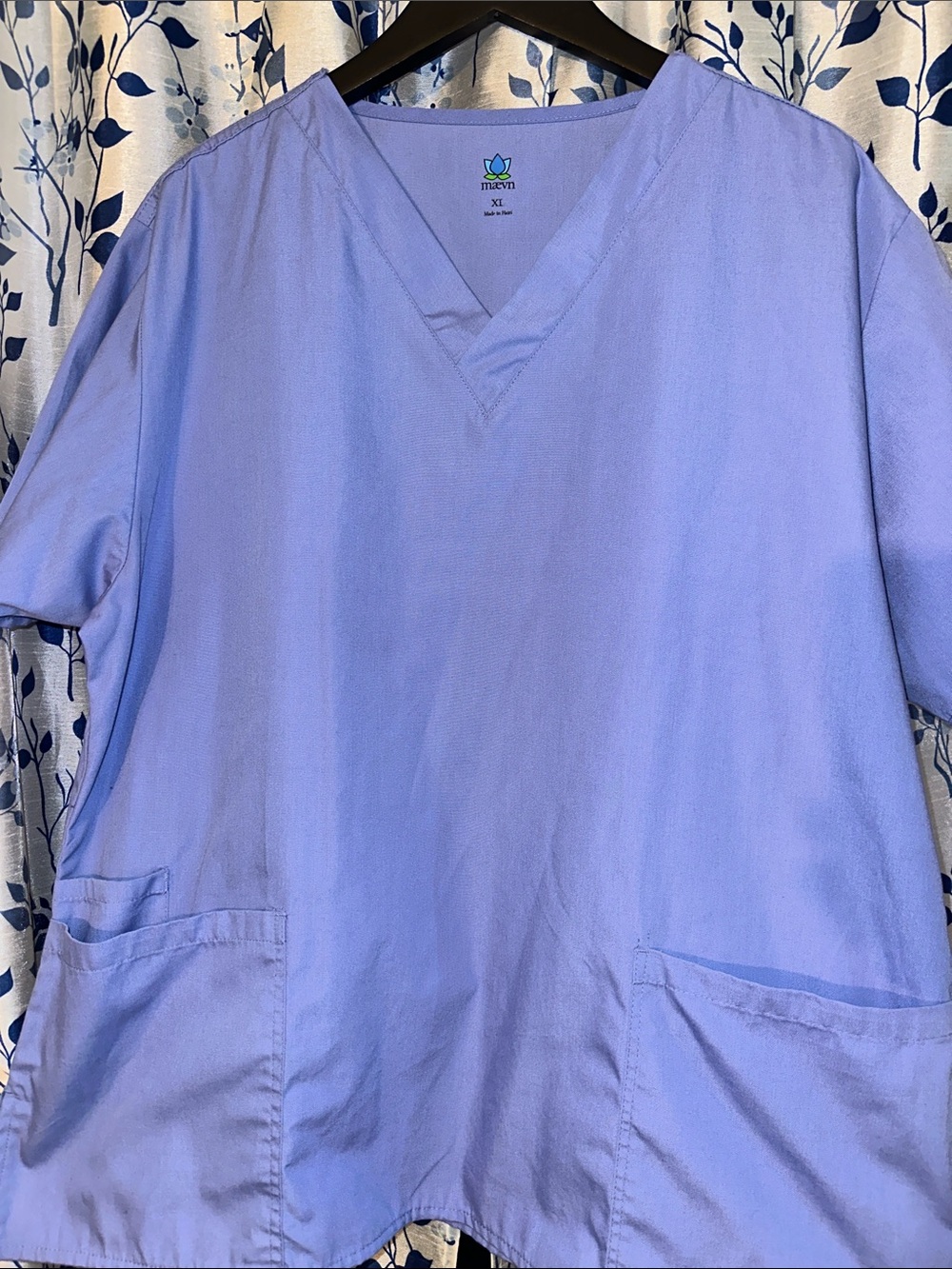 V-Neck Scrub Top - Light Blue
